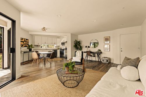 unit-307-950 N Kings Rd, West Hollywood, CA, 90069-4336 | Card Image