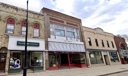 141 W James Street, Columbus, WI, 53925 | Card Image