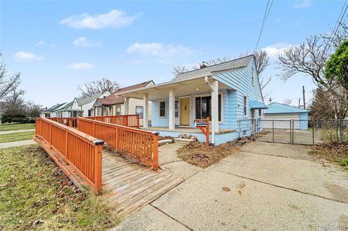 4537 Winifred St, Wayne, MI, 48184-2207 | Card Image