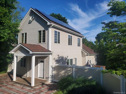 216 Catherine St, Buchanan, NY, 10511-1526 | Card Image