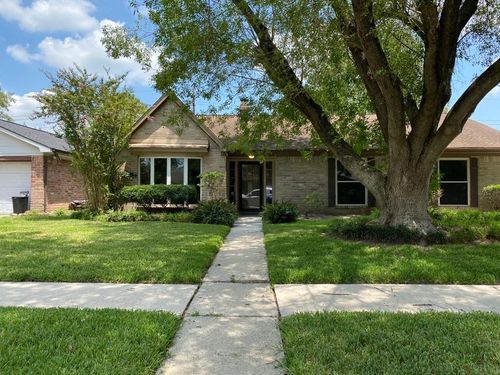 10126 Trade Winds Dr, Houston, TX, 77086-2813 | Card Image