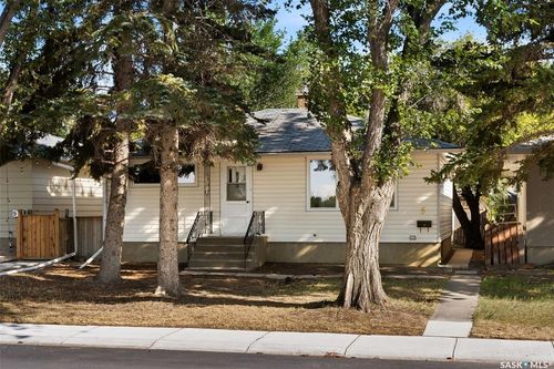 5 Dixon Cres, Regina, SK, S4N1V3 | Card Image