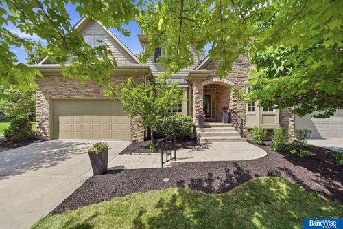 7841 Preserve Ln, Lincoln, NE, 68516-4463 | Card Image