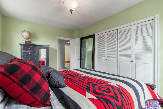 1310 7 Avenue S, Home with 4 bedrooms, 2 bathrooms and 4 parking in Lethbridge AB | Image 30