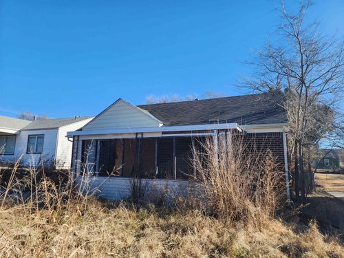 1852 N Estelle Ave, Wichita, KS, 67214-2232 | Card Image