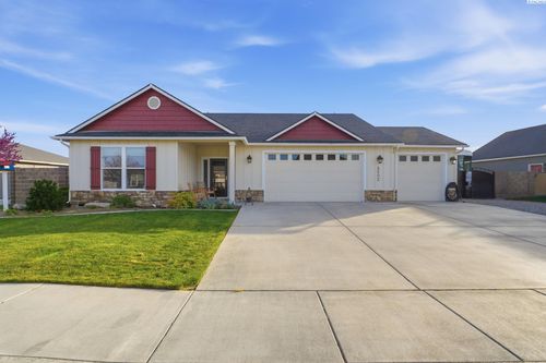 4502 Meadow View Dr, Pasco, WA, 99301 | Card Image