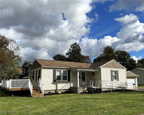 8226 Lake Shore Blvd, Mentor, OH, 44060-1455 | Card Image