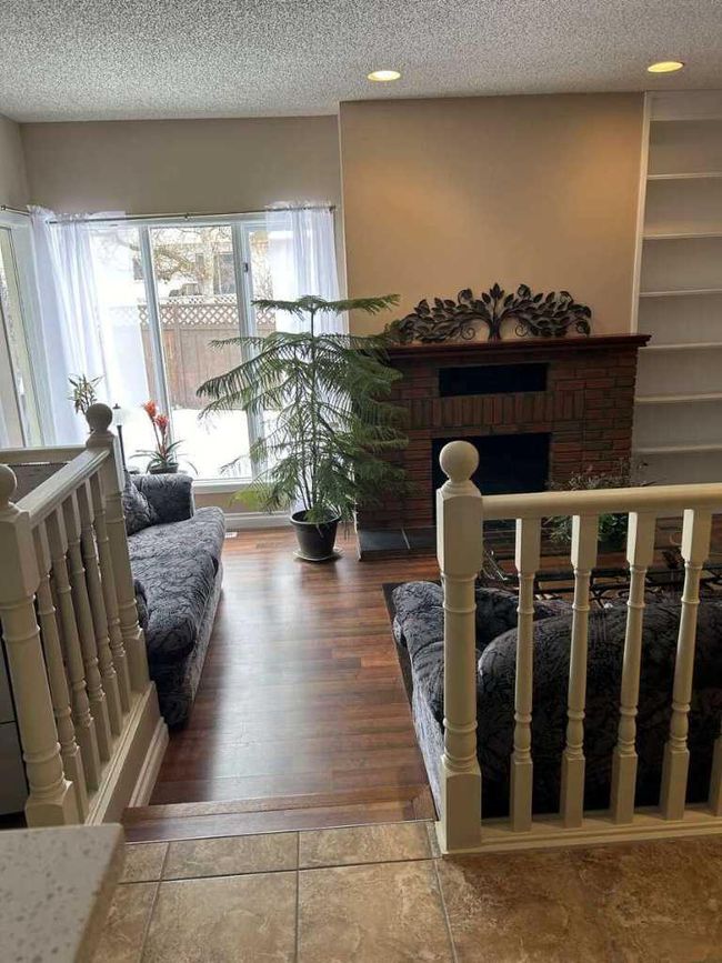 19 Sunhaven Way Se, Home with 5 bedrooms, 3 bathrooms and 4 parking in Calgary AB | Image 16
