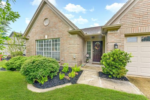 3910 Greenwood Dr, Pearland, TX, 77584-9220 | Card Image
