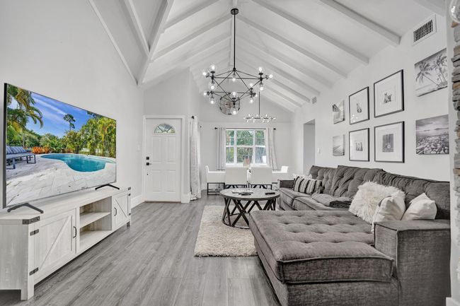 502 Rambling Drive Cir, House other with 5 bedrooms, 3 bathrooms and null parking in Wellington FL | Image 14