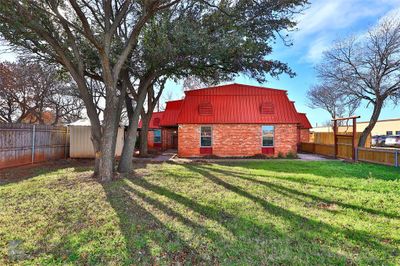 2024 N Willis Street, Home with 5 bedrooms, 3 bathrooms and null parking in Abilene TX | Image 1