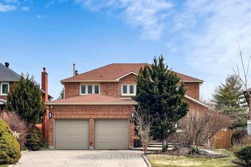 35 Fanshawe Drive, Richmond Hill, ON, L4B1P6 | Card Image