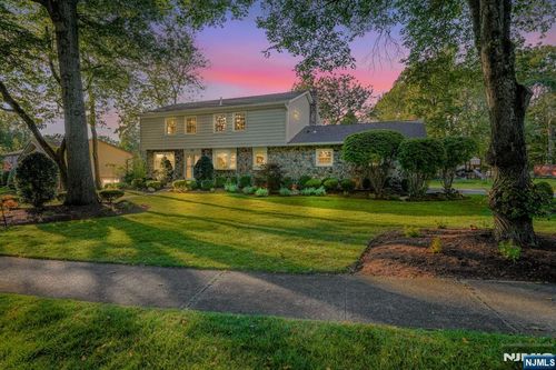 20 Knight Rd, Wayne, NJ, 07470-6533 | Card Image