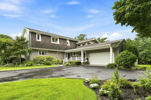 16 Brittany Ct, Northport, NY, 11768-3224 | Card Image