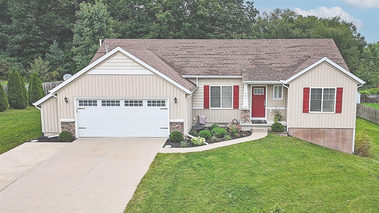 Reece Ct, Lowell, MI 49331