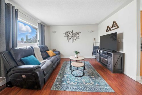 7 Kemp Avenue, Red Deer, AB, T4P3M3 | Card Image