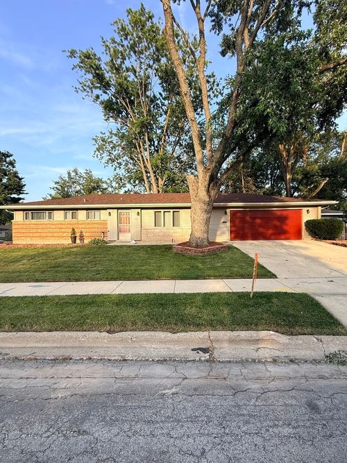 471 Tomahawk St, Park Forest, IL, 60466-2439 | Card Image