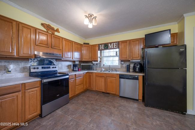 6733 Newon Grove Highway, House other with 3 bedrooms, 2 bathrooms and null parking in Newton Grove NC | Image 12