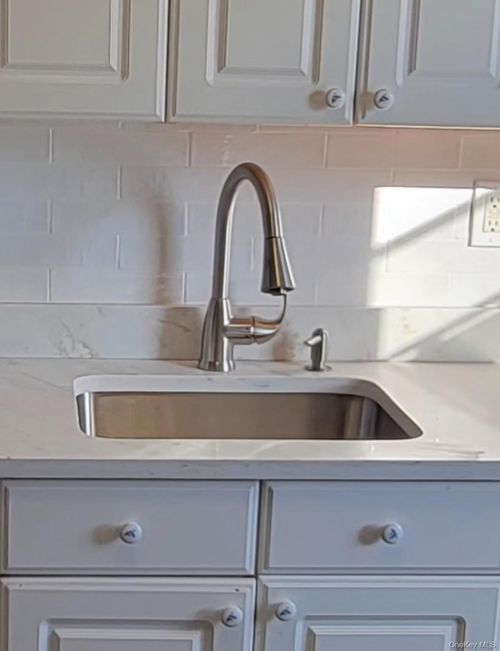 64 Kent Rd, Island Park, NY, 11558-1406 | Card Image