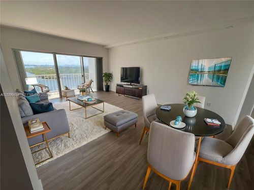 1120-500 Bayview Dr, Sunny Isles Beach, FL, 33160-4749 | Card Image