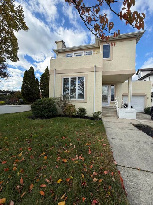 33 Seaside Ct Ct, Margate, NJ, 08402 | Card Image