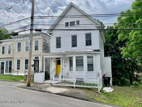 58 Thompson St, Troy, NY, 12180-5934 | Card Image
