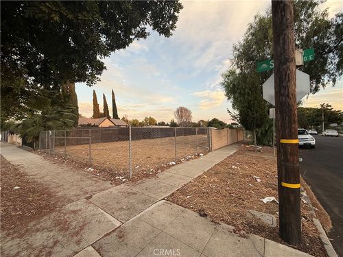 421 S Plum, Ontario, CA, 91761 | Card Image