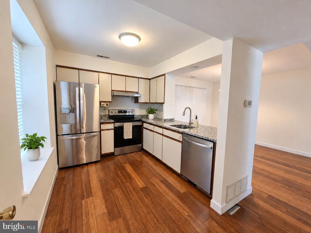 Residential Lease in CHERRY HILL 5