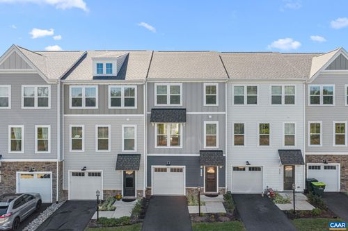 6027 Mccomb St, CROZET, VA, 22932-3005 | Card Image