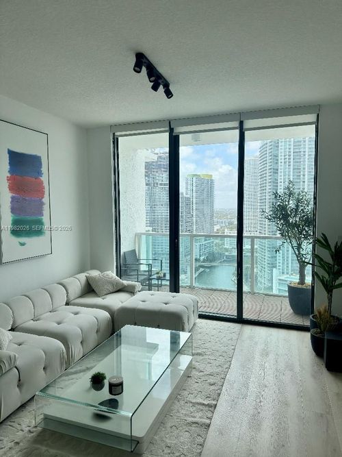 apt-3309-31 Se 5th St, Miami, FL, 33131-2526 | Card Image