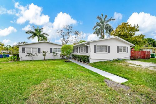 11812 Ne 14th Ave, Miami, FL, 33161-6937 | Card Image