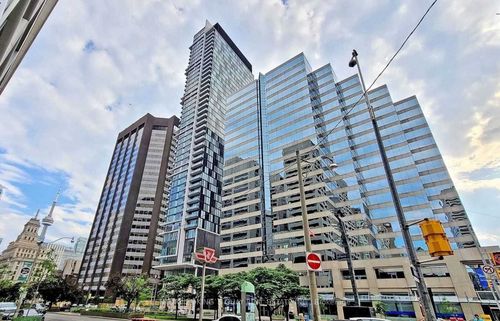 806-426 University Ave, Toronto, ON, M5G1S9 | Card Image