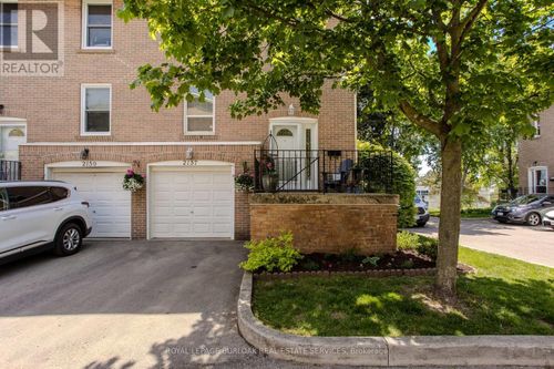 2157 Mountain Grove Ave, Burlington, ON, L7P2H8 | Card Image