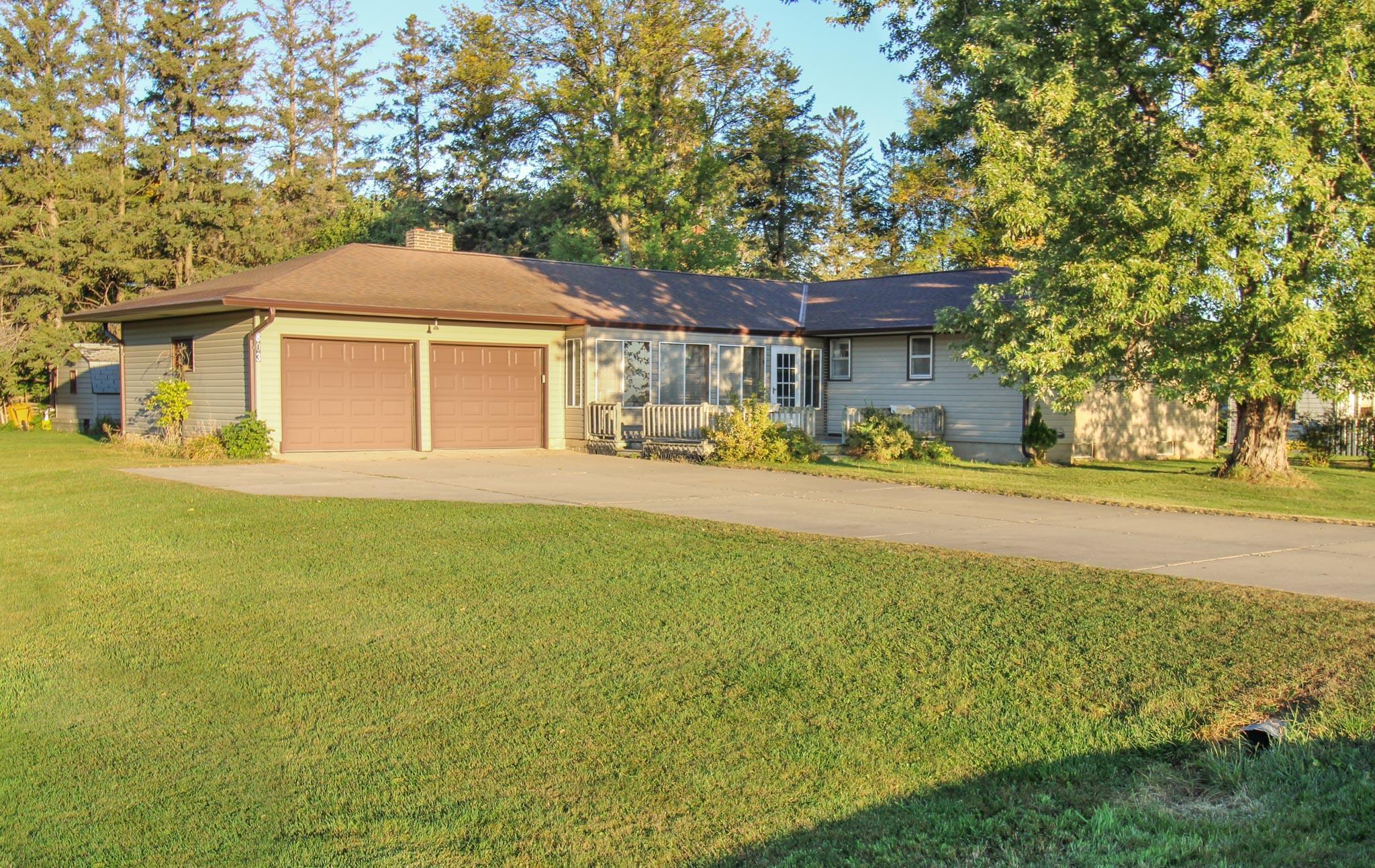 3rd Ave, Melrose, MN 56352