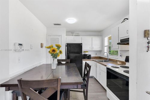 apt-117-5150 Ne 6th Ave, Oakland Park, FL, 33334-3303 | Card Image