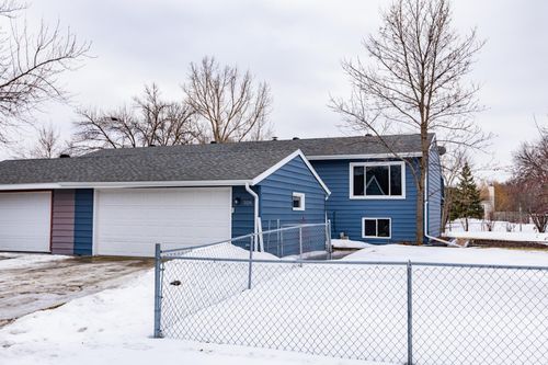 526 3rd Ave Nw, West Fargo, ND, 58078-1106 | Card Image