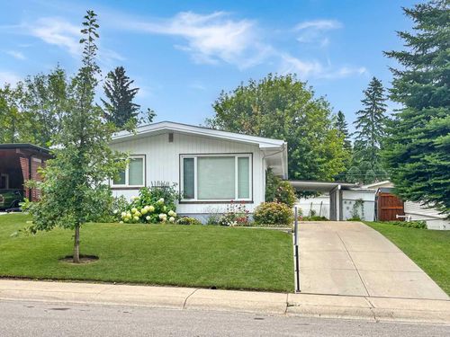 4536 Claret Street Nw, Calgary, AB, T2L1C1 | Card Image