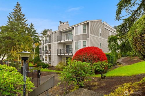 apt-d2-4202 Factoria Blvd Se, Bellevue, WA, 98006-1941 | Card Image
