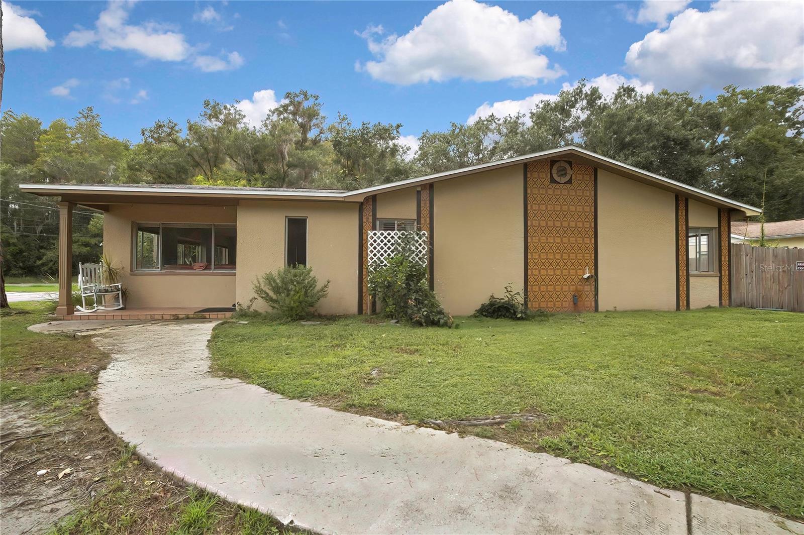 Jean St, Lutz, FL 33548