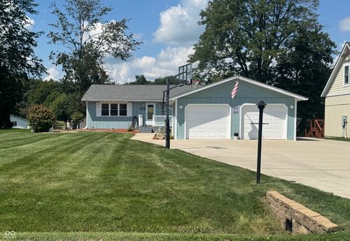 27 Santee Dr, Greensburg, IN, 47240-7801 | Card Image