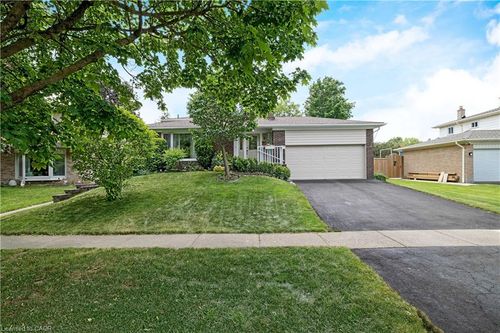 6 Metcalfe Crt, Georgetown, ON, L7G4N6 | Card Image