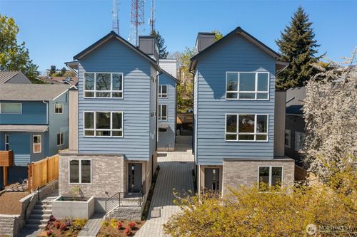 1627 21st Ave, Seattle, WA, 98122-2907 | Card Image