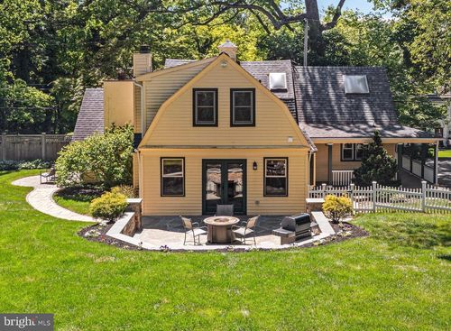 231 W Valley Rd, WAYNE, PA, 19087-2450 | Card Image