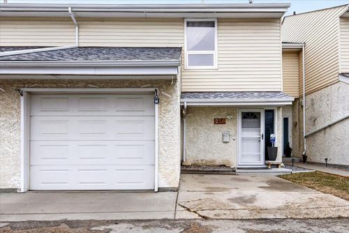 256 Callingwood Place Nw, Edmonton, AB, T5T2C6 | Card Image