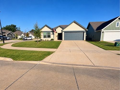 192 Hunters Way, Canton, TX, 75103-1743 | Card Image
