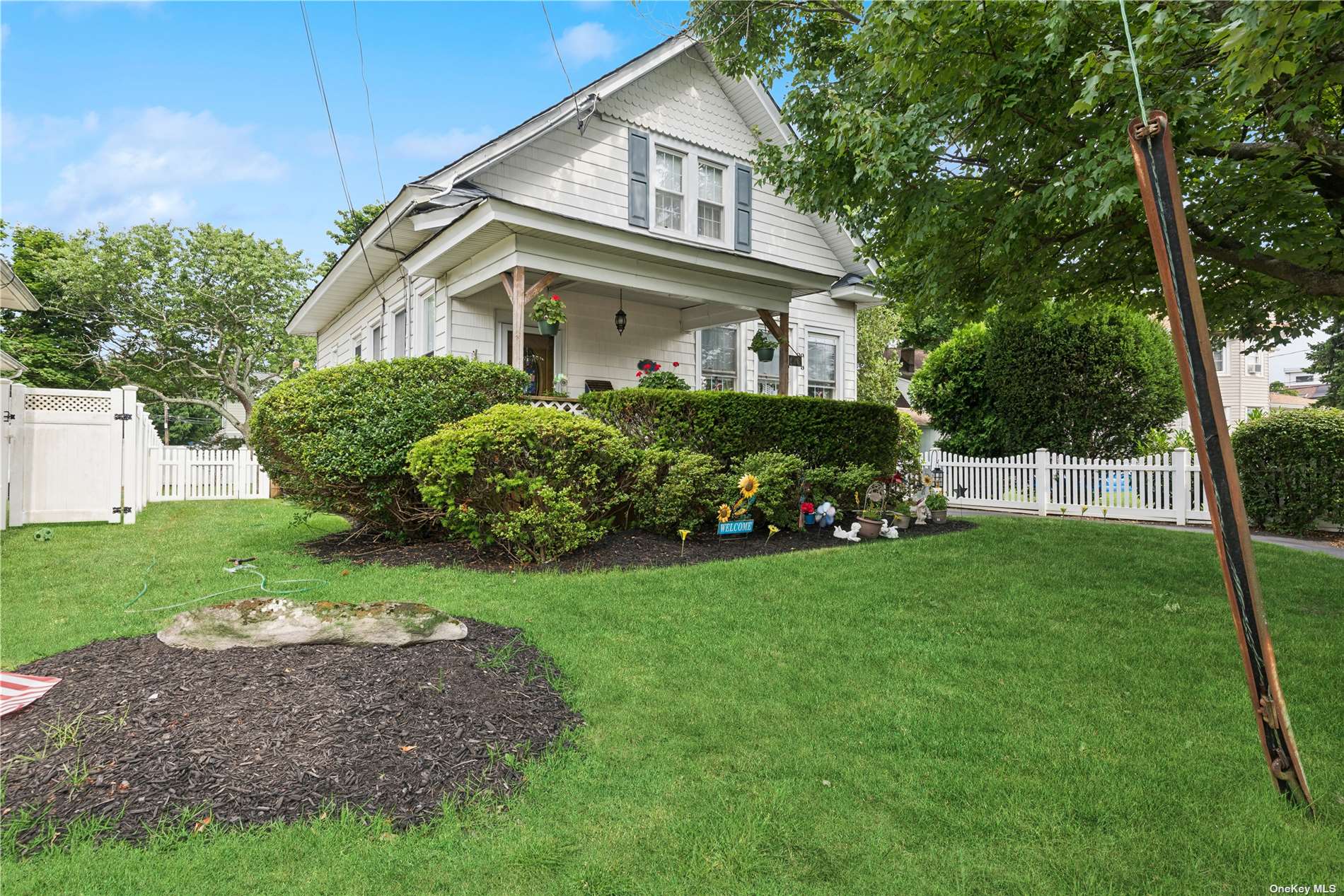 Nelson St, Farmingdale, NY 11735
