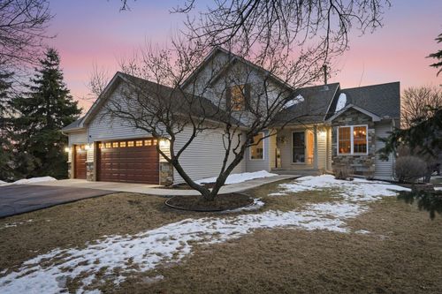 8564 Pine Ct, Victoria, MN, 55386-9595 | Card Image