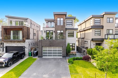 685 Montbeck Cres, Mississauga, ON, L5G1P4 | Card Image