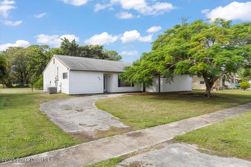 426 Ne Solida Cir, Port St Lucie, FL, 34983-1792 | Card Image