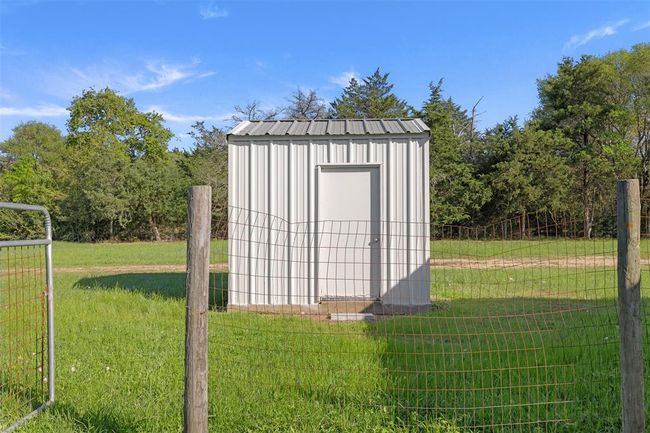 150 Huenefeld Ln, Home with 2 bedrooms, 3 bathrooms and 1 parking in Round Top TX | Image 6
